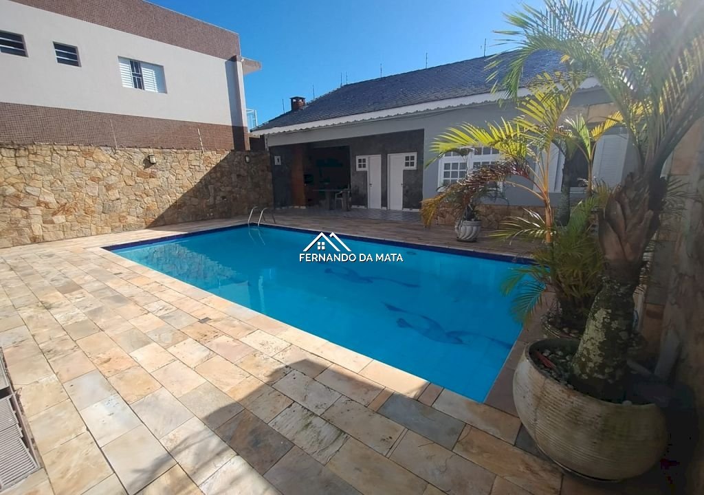 Imagem imóvel Sobrado em Mongaguá com 7 dormitórios