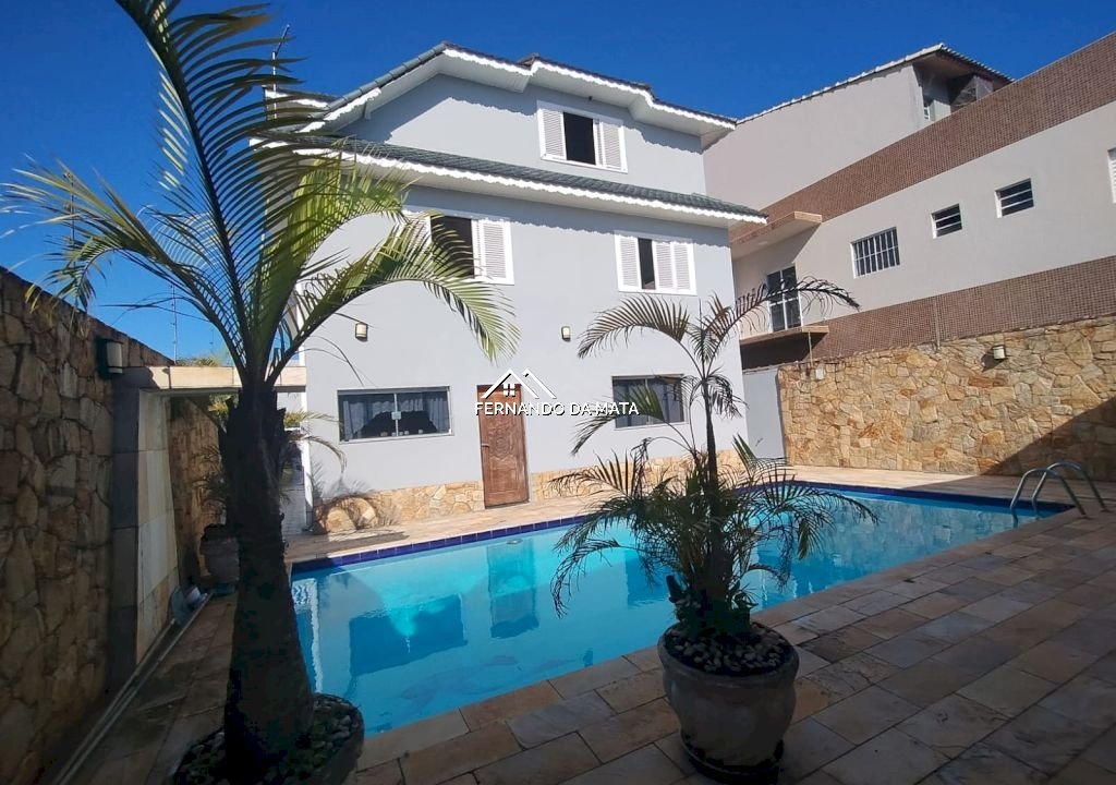 Imagem imóvel Sobrado em Mongaguá com 7 dormitórios